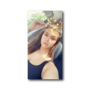 Meet your Posher, Lara